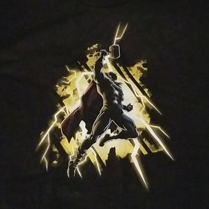Teeturtle. Marvel Thor tshirt xxl